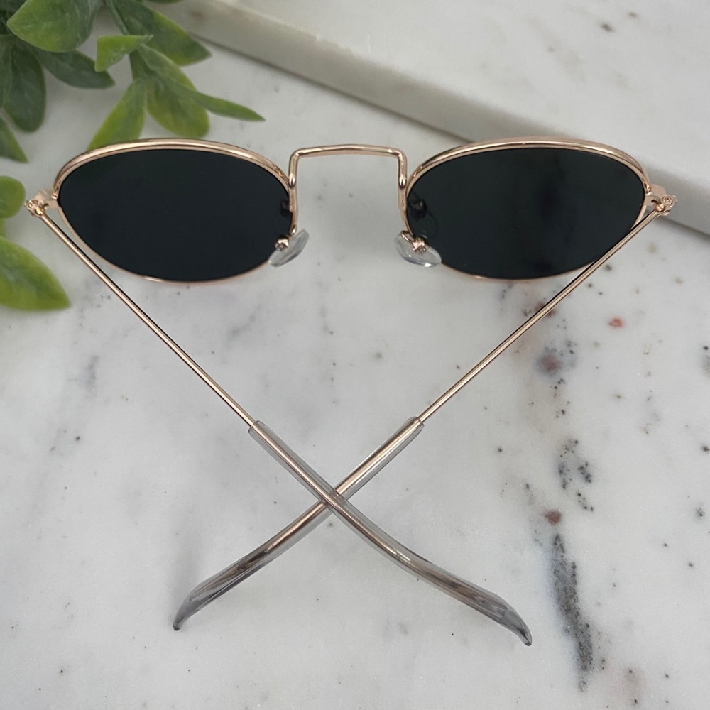 "Brooklyn" Sunglasses || Rose Gold Mirror Round - Picture 4 of 11